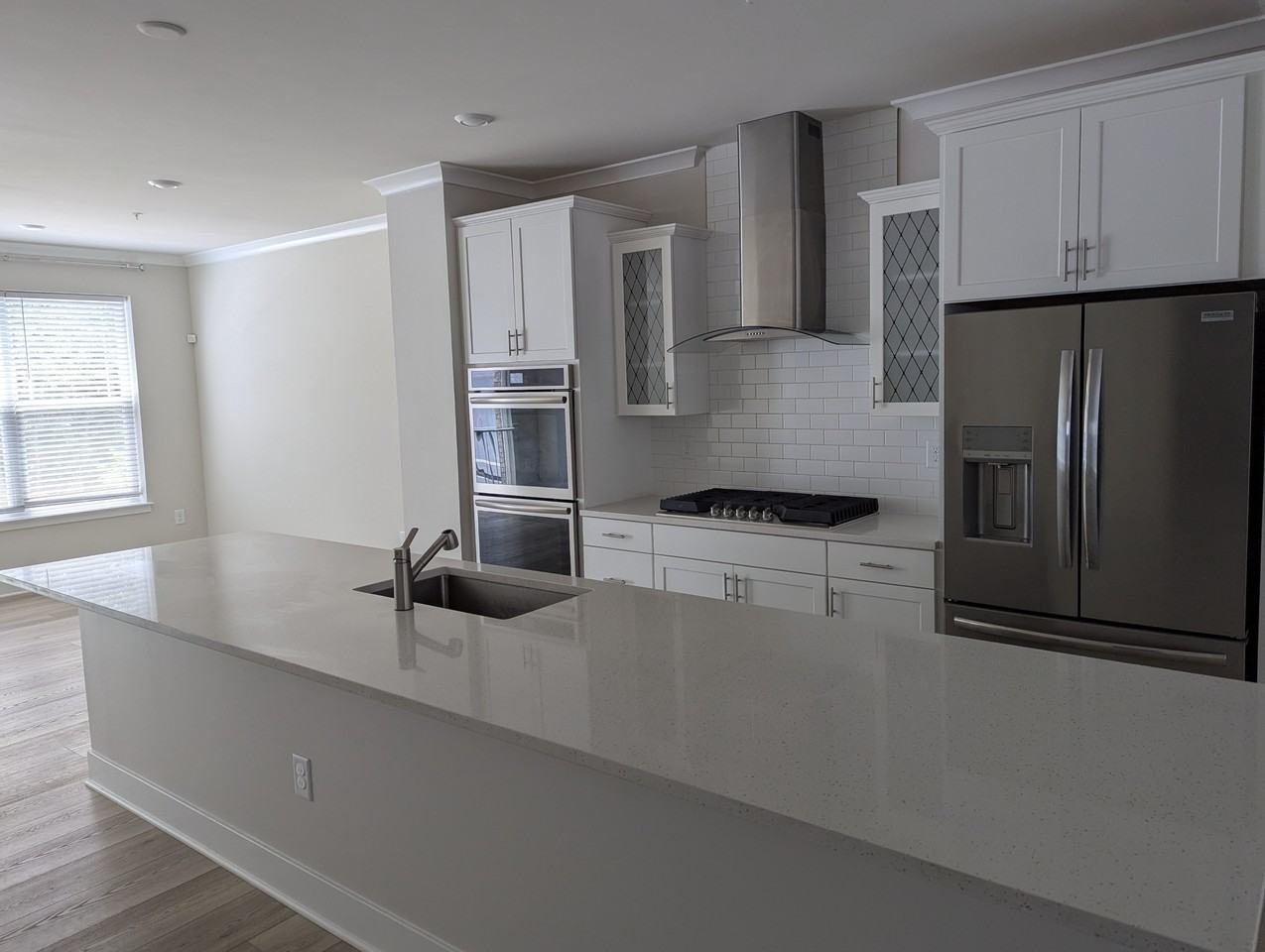 2942 Bridgewater Dr - Photo 4 of 18