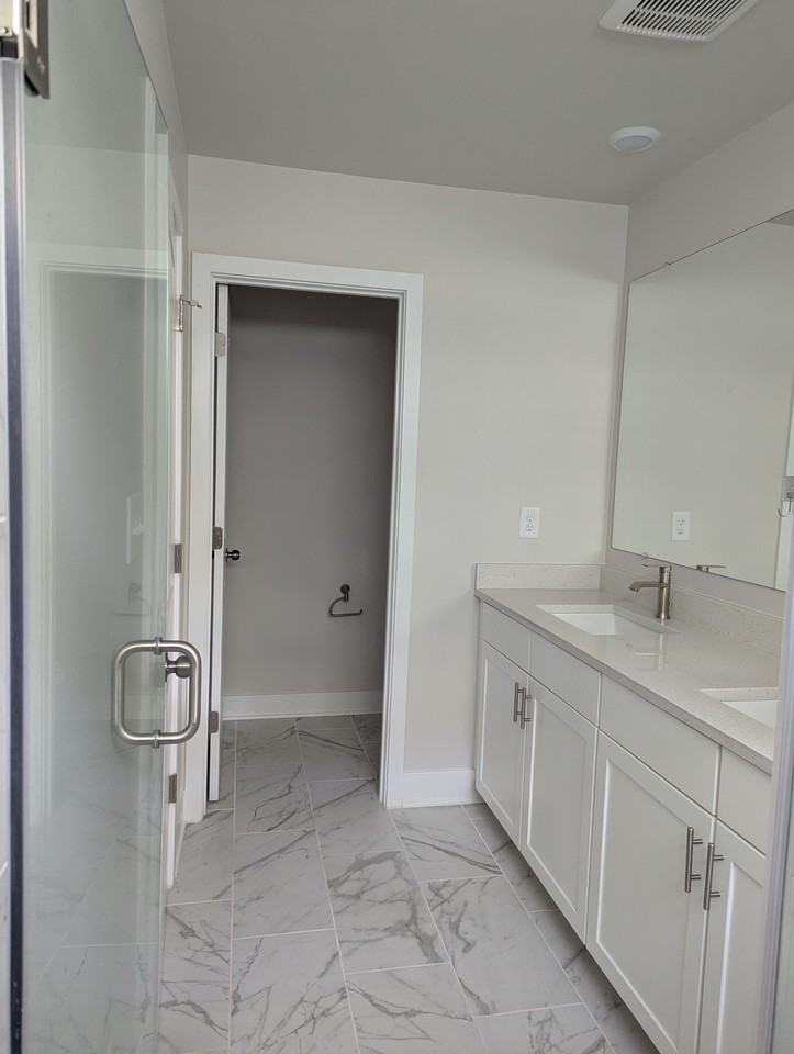 2942 Bridgewater Dr - Photo 7 of 18