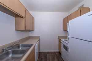 featured image of 1650 N Kadota Ave