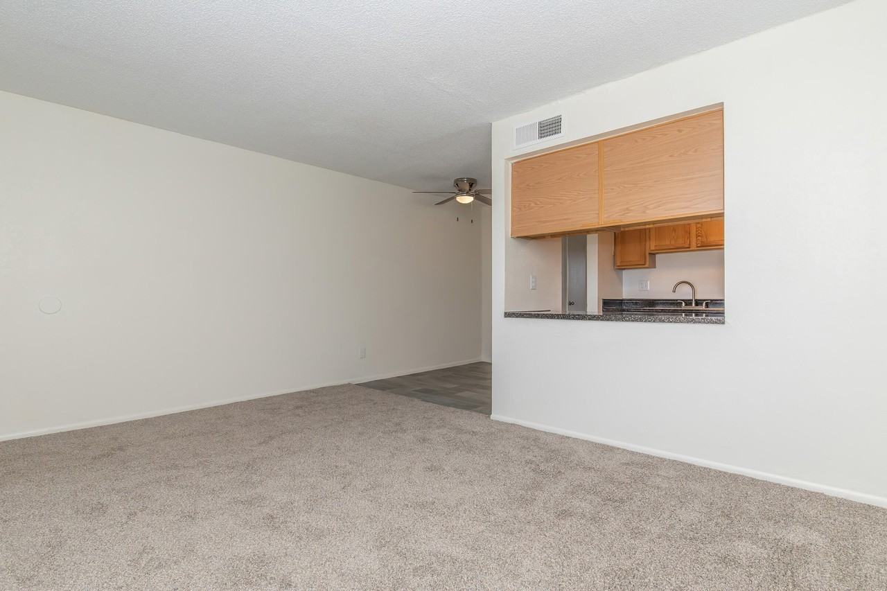 Aspen Courts - Photo 4 of 42