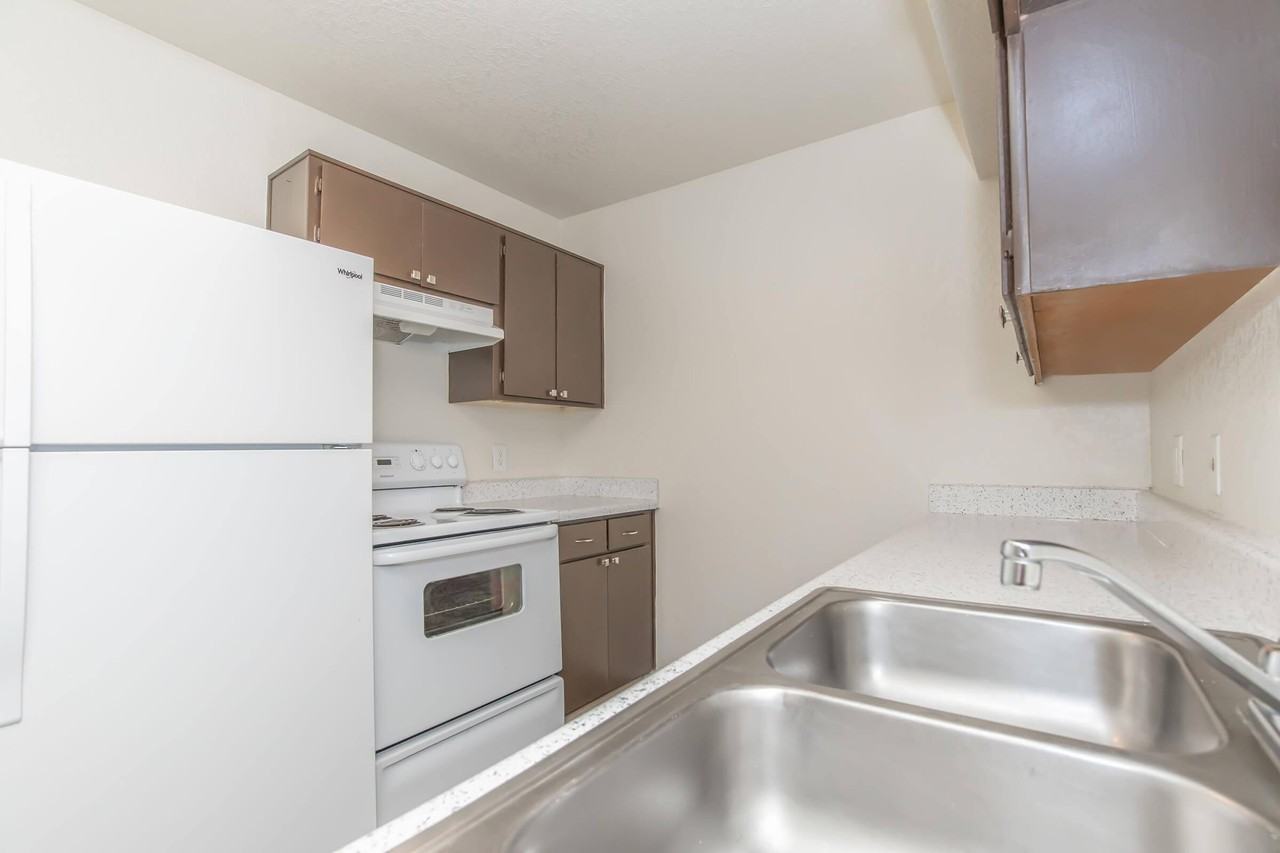 Center Park Apartments - Photo 2 of 37