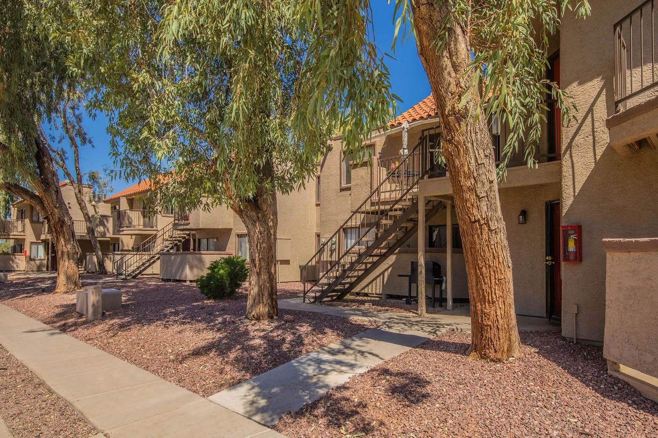 Center Park Apartments - Photo 5 of 37