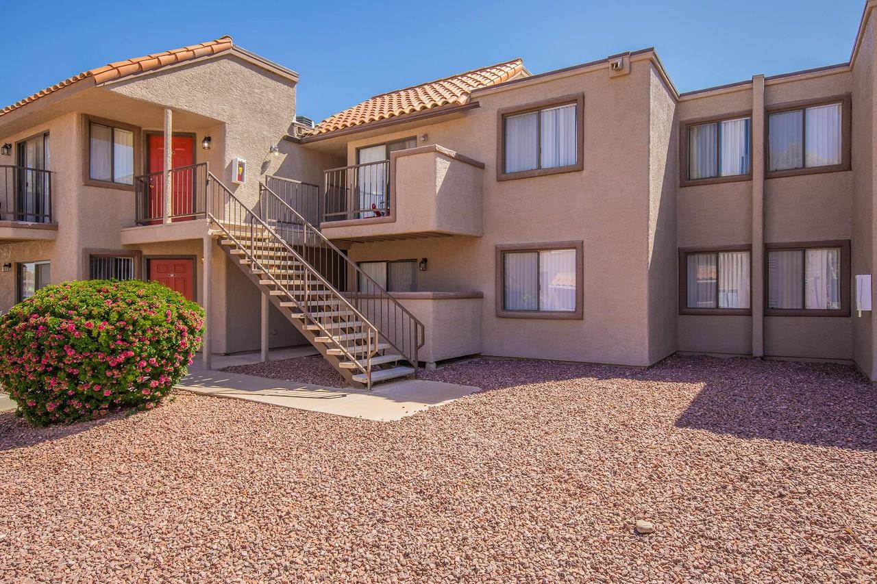 Center Park Apartments - Photo 6 of 37