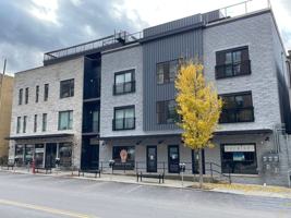 featured image of 217 W 6th St