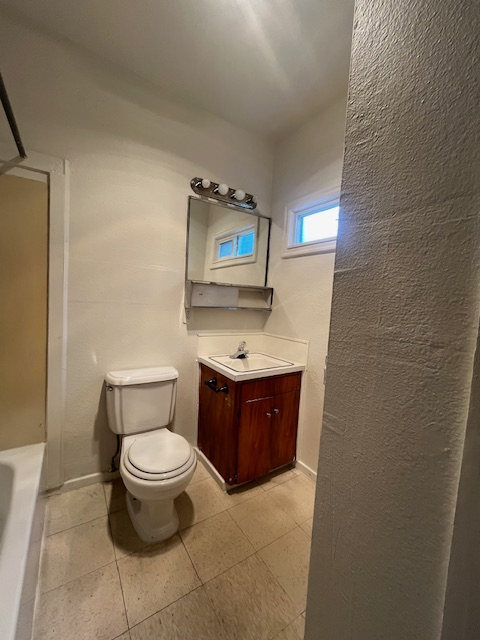 3904 North Albina Avenue #3 - Photo 2 of 13