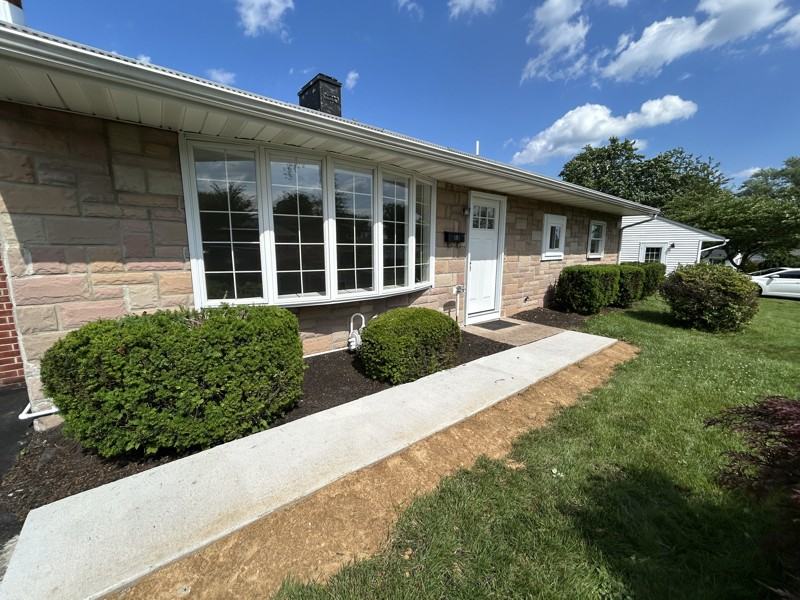 104 Elmwood Rd - Photo 2 of 14