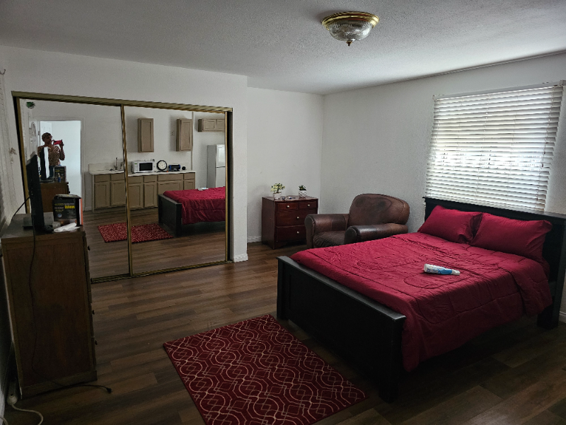 90220 14539S Stanford Ave Compton Ca #B - Photo 2 of 6