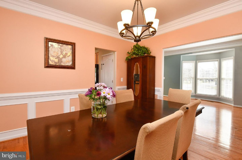 542 Windermere Dr - Photo 5 of 9