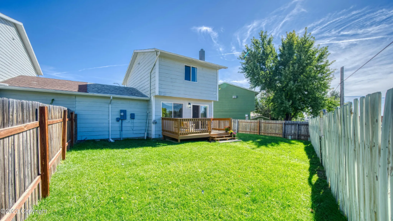 418 Timothy Ct - Photo 2 of 11