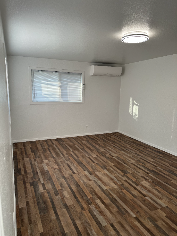 1637 Meade St - Photo 3 of 19