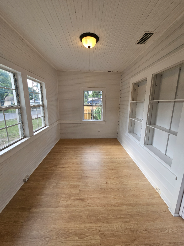 8114 N 11th St #A - Photo 7 of 8