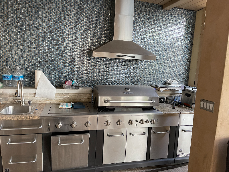 2817 S Center St - Photo 2 of 10