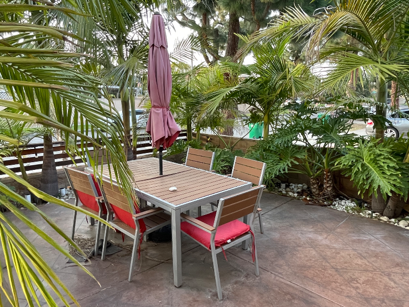 2817 S Center St - Photo 3 of 10