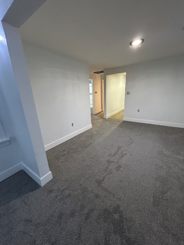 6696 Washington Ave - Photo 3 of 9