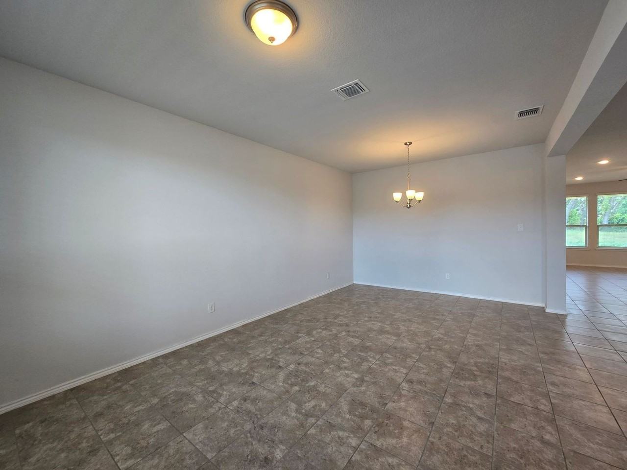 9409 Farrier Ave - Photo 4 of 36