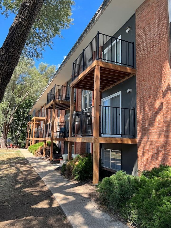 Blue Springs Apartments - Photo 3 of 50