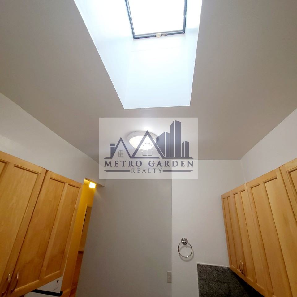 72-38 Yellowstone Boulevard #2 - Photo 5 of 20