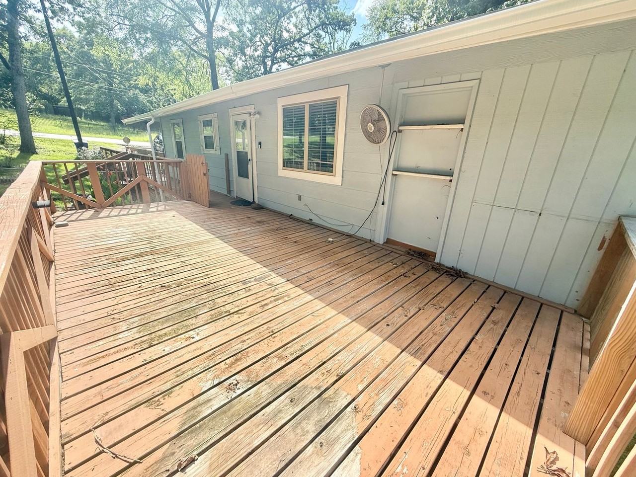 22675 Lakeway Hbr - Photo 3 of 22