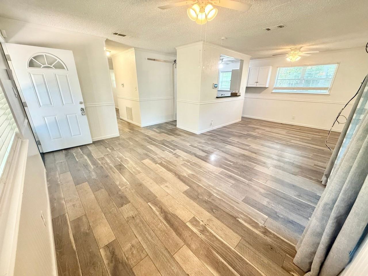 22675 Lakeway Hbr - Photo 4 of 22
