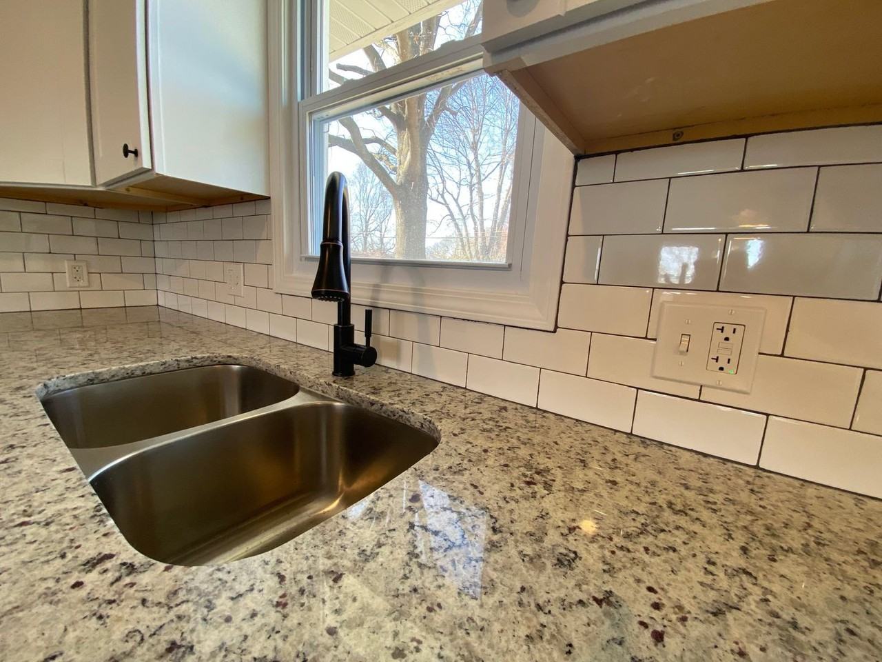 2737 W Seminole St - Photo 6 of 24