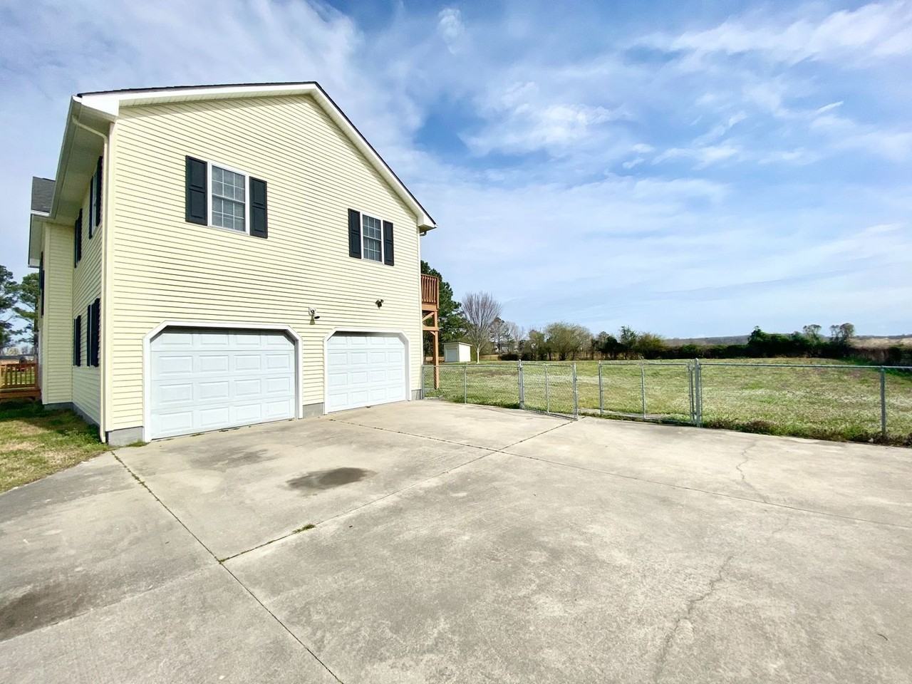 2416 Peartree Rd - Photo 2 of 19