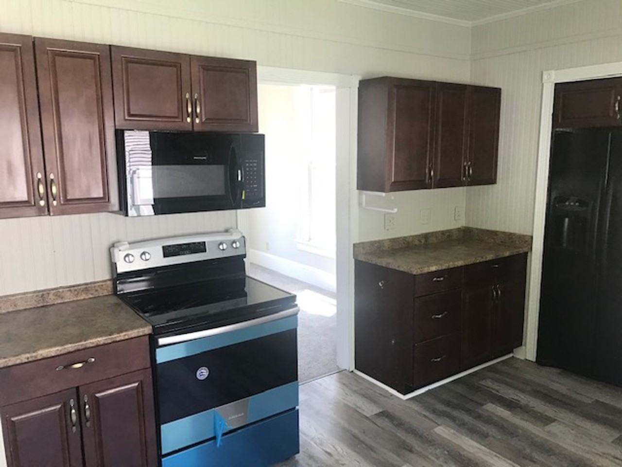 116 Howe Ave - Photo 3 of 23