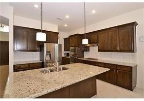 1809 Houghton Dr - Photo 3 of 31