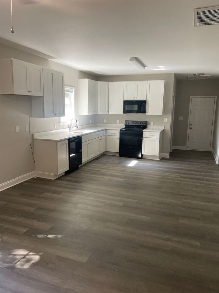 308 Peden St - Photo 2 of 8