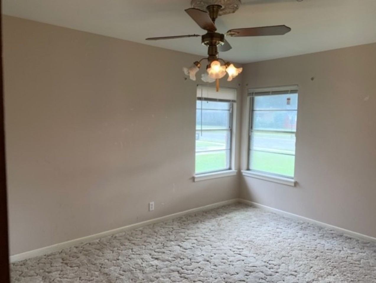 4519 Creekmoor Dr - Photo 7 of 14