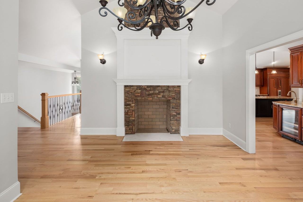 85 Forest Rd - Photo 2 of 36