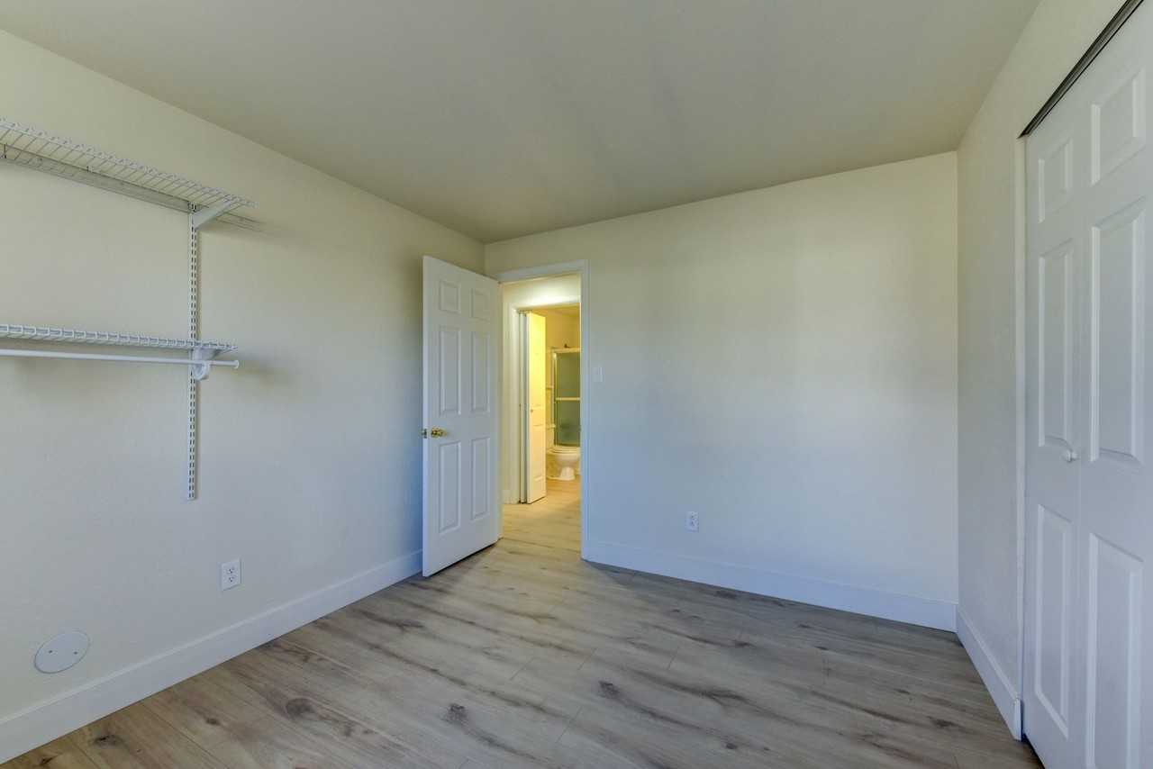 714 E Simpson St - Photo 6 of 12