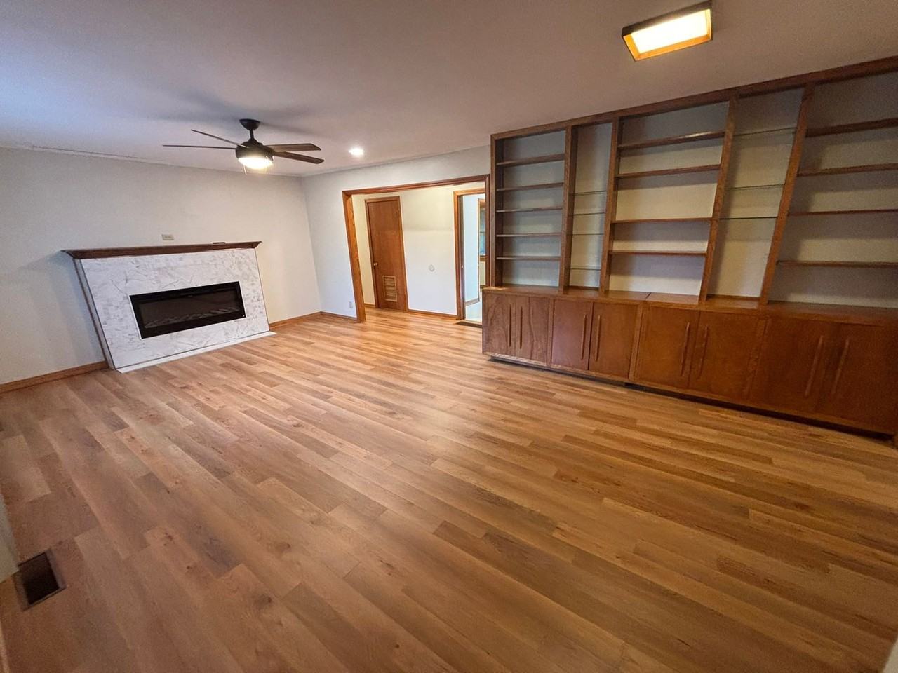 1054 N Eva Ave - Photo 2 of 19