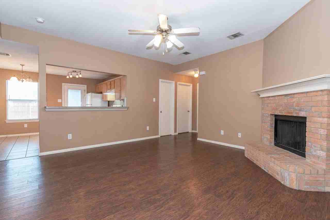 131 Lipan St - Photo 3 of 23