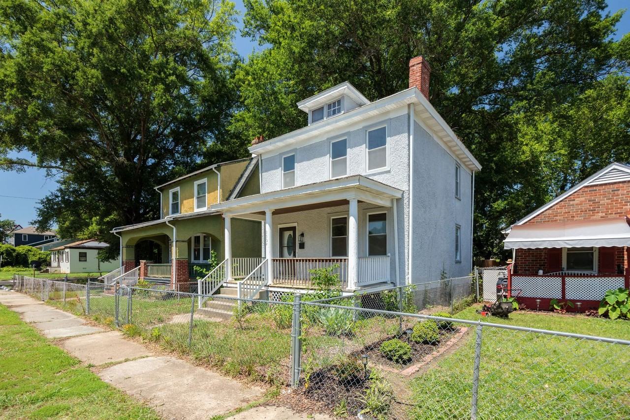 2504 5th Ave - Photo 3 of 34