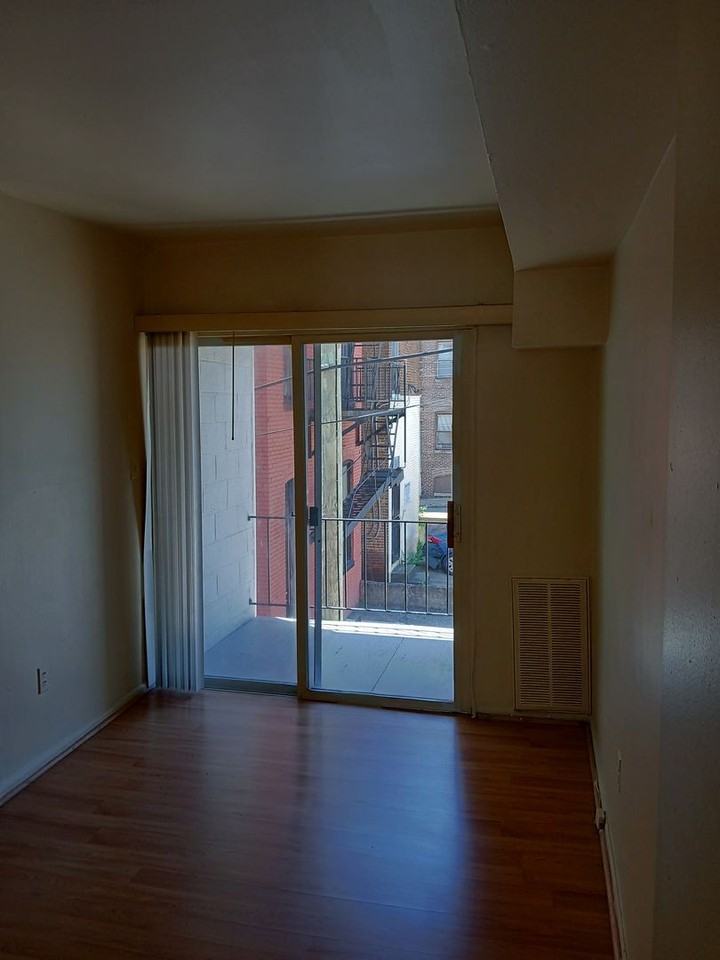 910 Saint Paul St - Photo 3 of 7