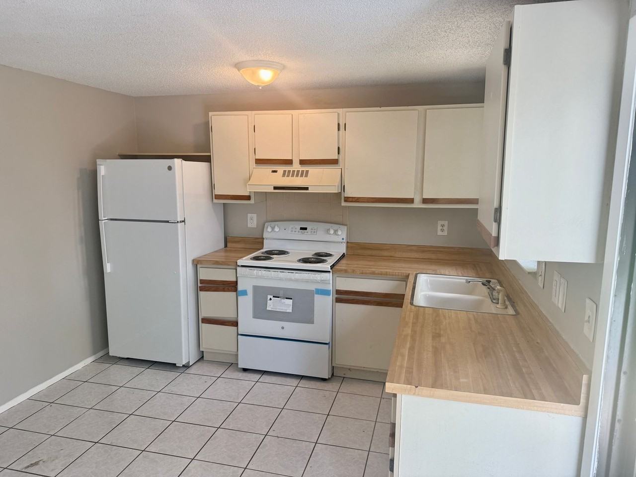 7510 Breezewood Ct - Photo 2 of 22