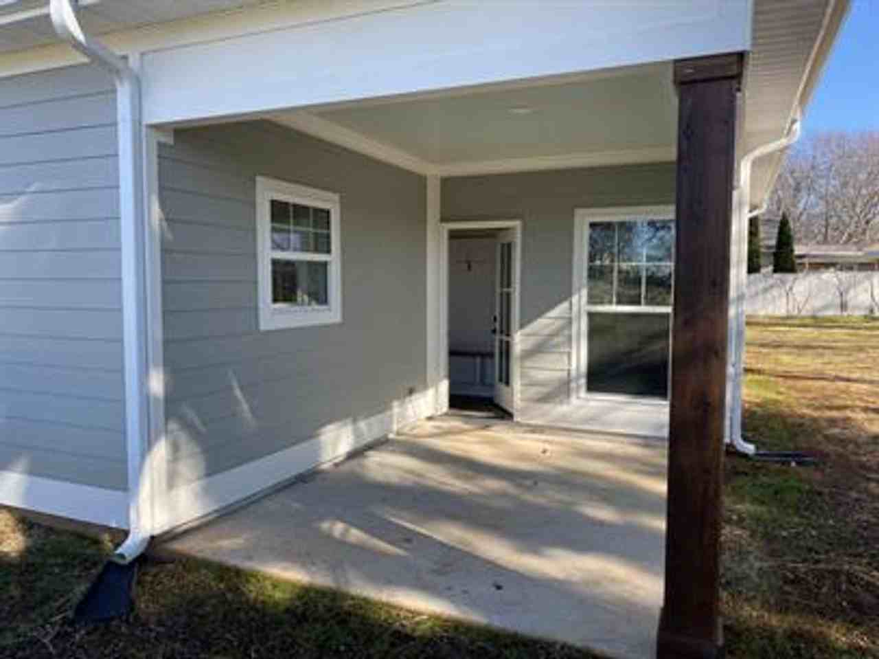 2905 9th Ave Sw - Photo 2 of 10