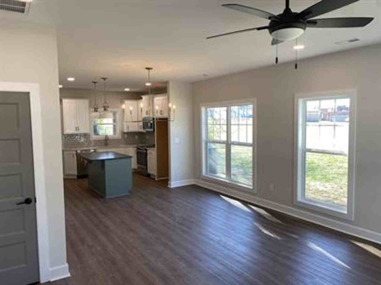 2905 9th Ave Sw - Photo 3 of 10