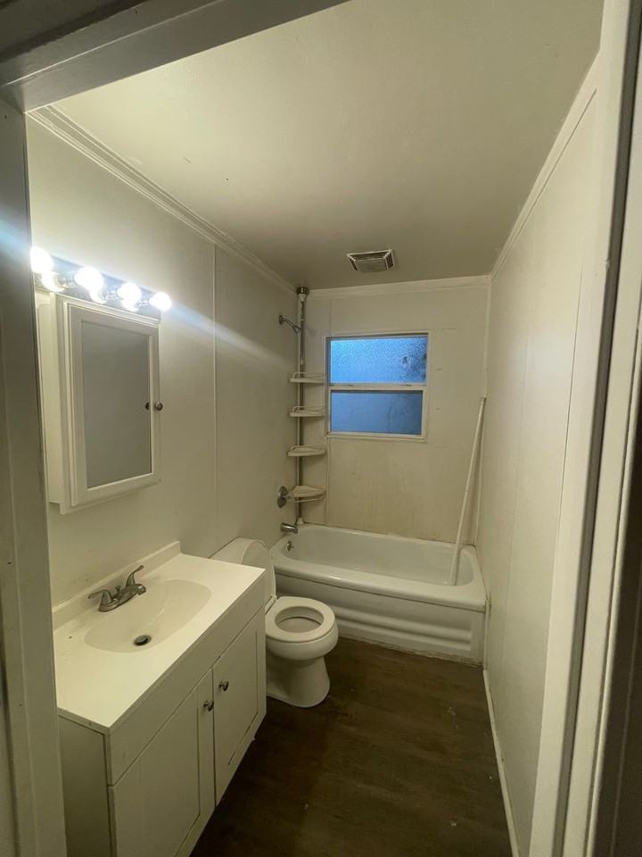 1507 W Phelps St - Photo 4 of 7