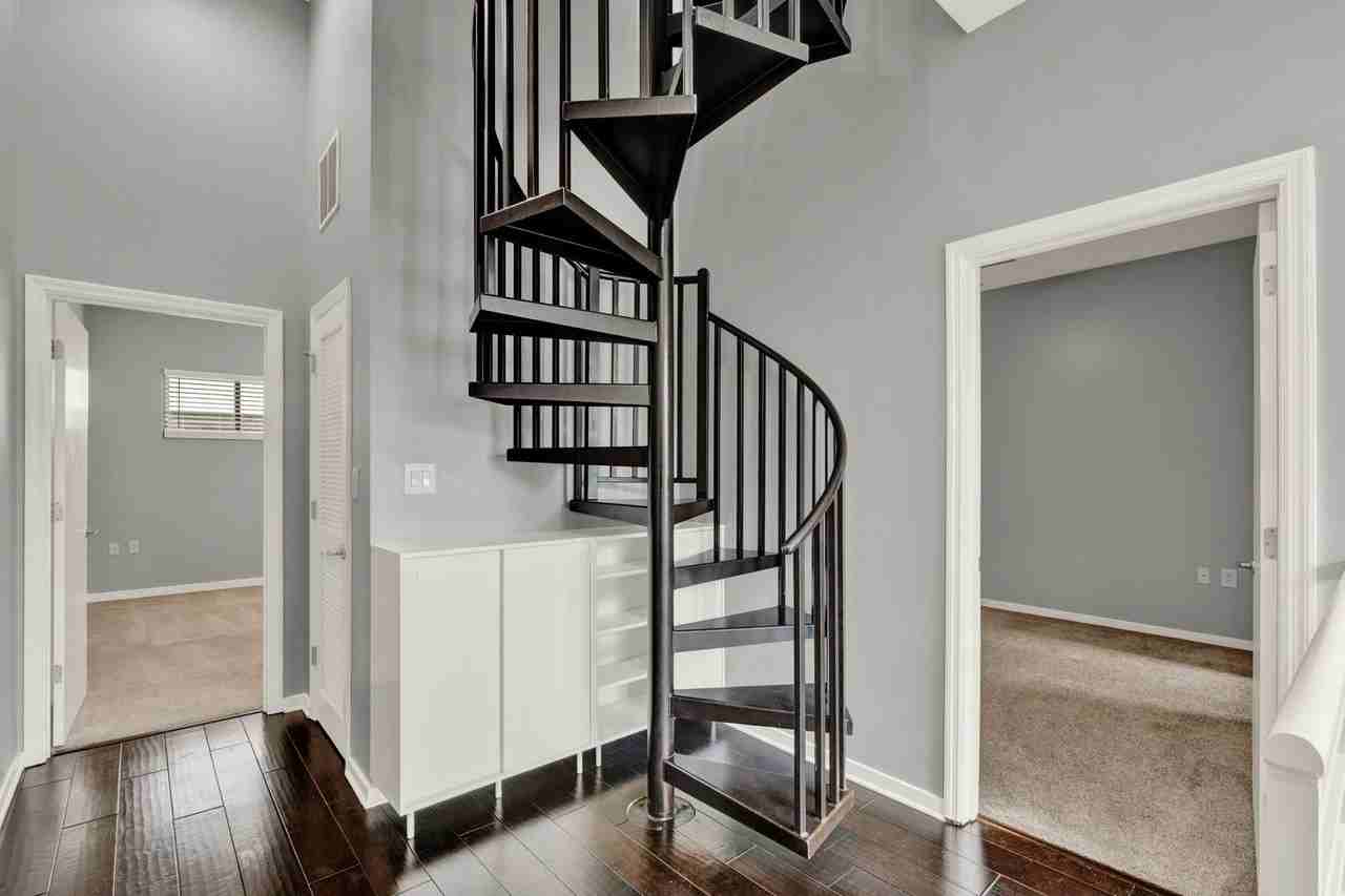 465 E South St #3 - Photo 3 of 22