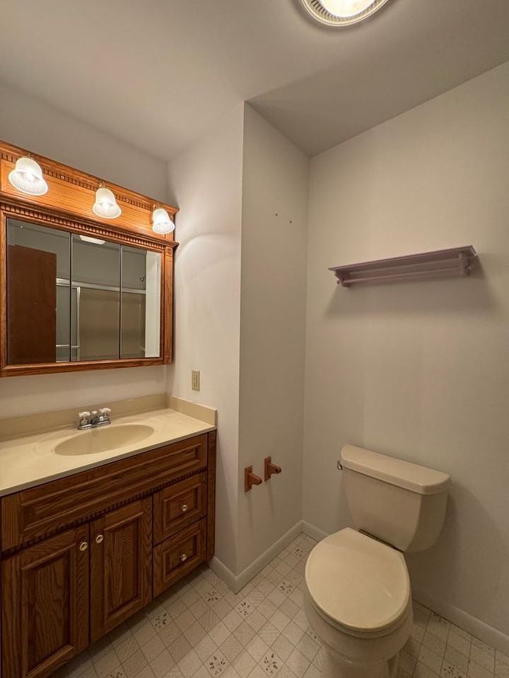 3025 Greenbrier Ave - Photo 5 of 25