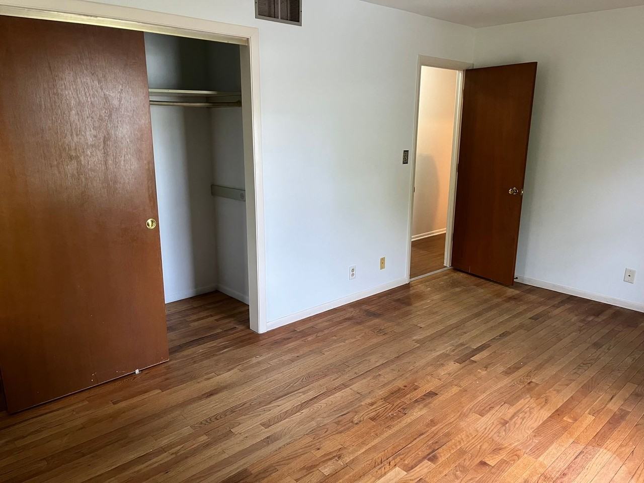 3025 Greenbrier Ave - Photo 7 of 25