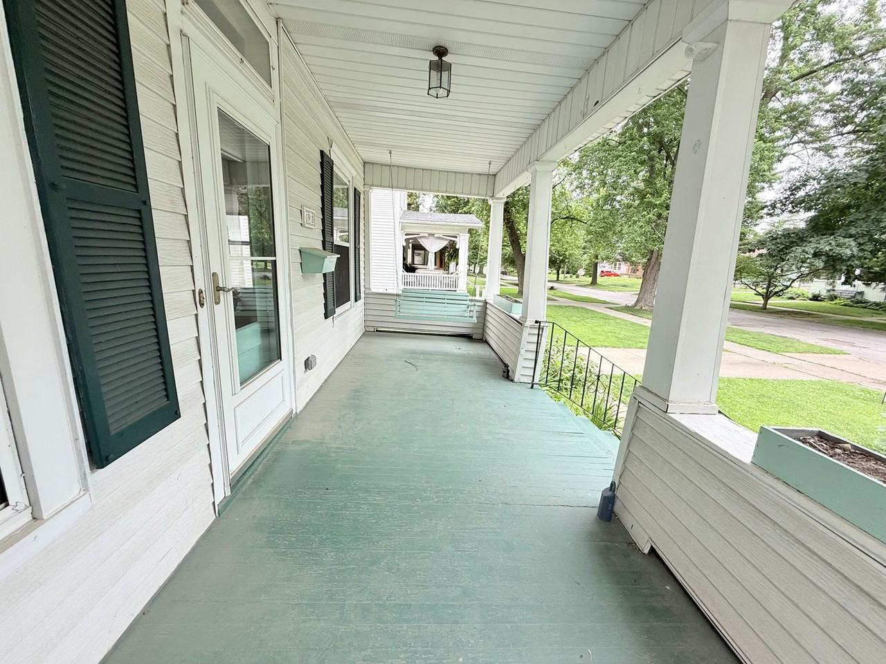 1910 E Taylor St - Photo 2 of 19