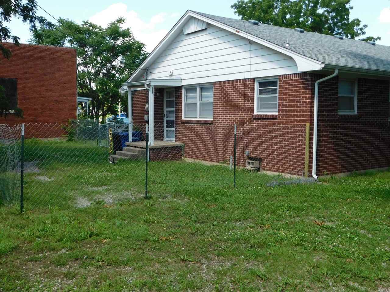 609 N School St - Photo 3 of 19