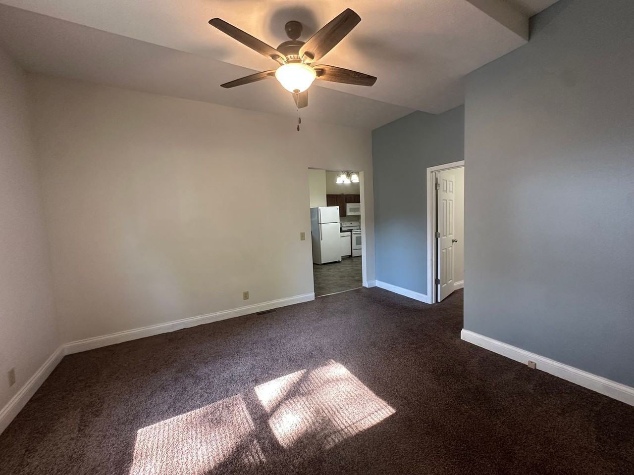 1607 N Roosevelt Ave - Photo 4 of 12