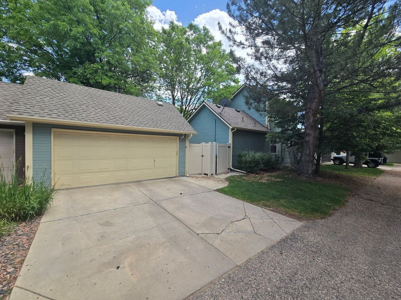 3119 Lake Park Way - Photo 2 of 38