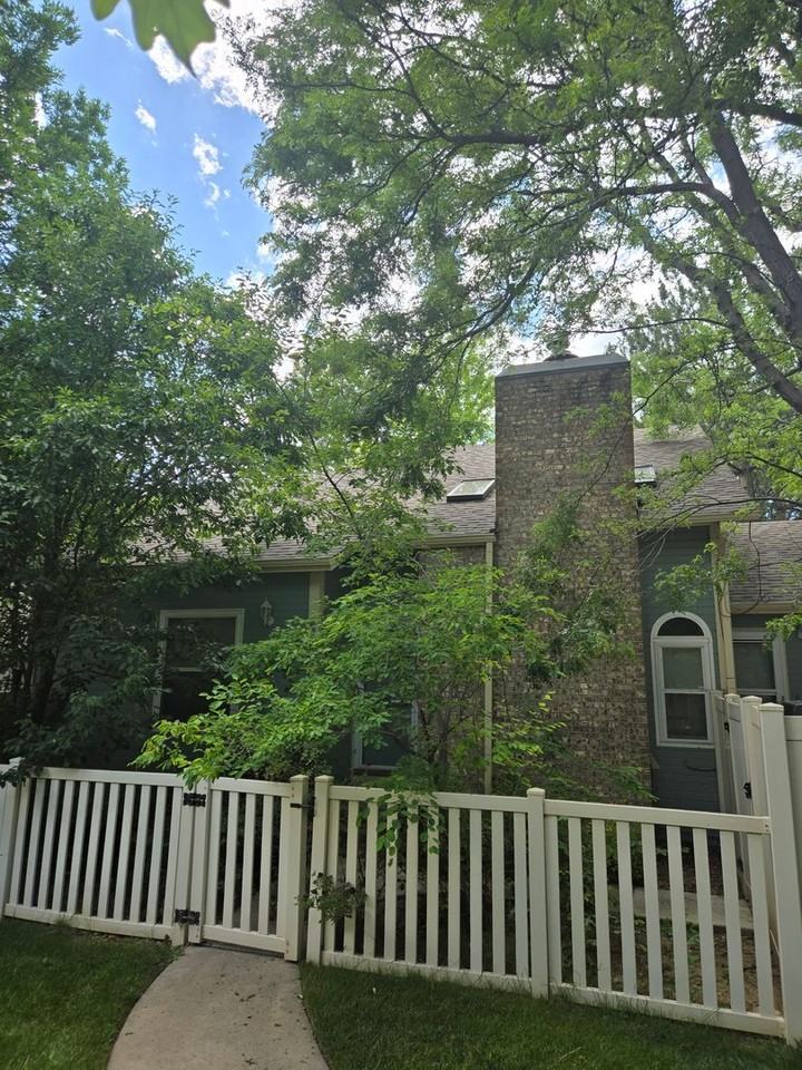 3119 Lake Park Way - Photo 5 of 38