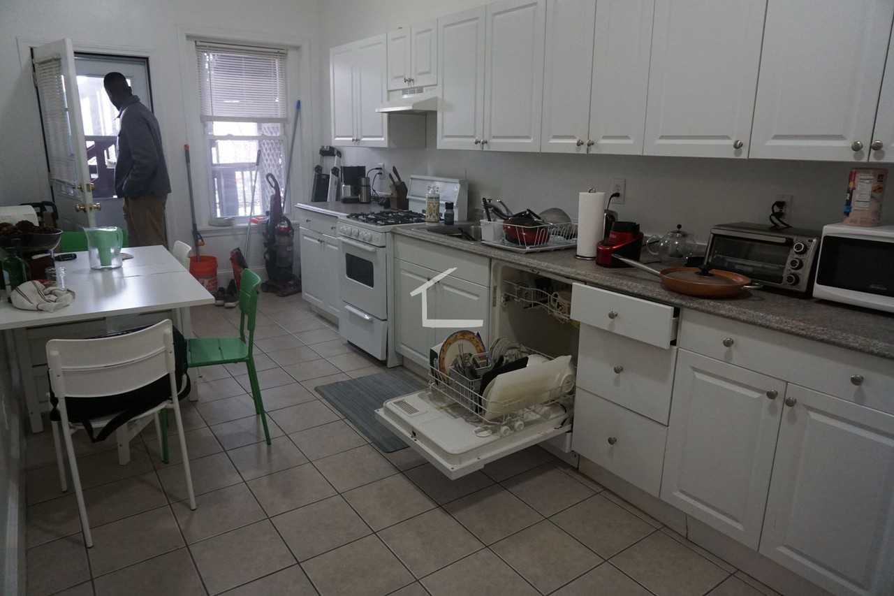 83 Brighton Avenue - Photo 5 of 16