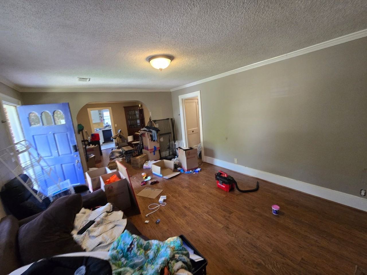 870 Laurel Ave - Photo 5 of 11