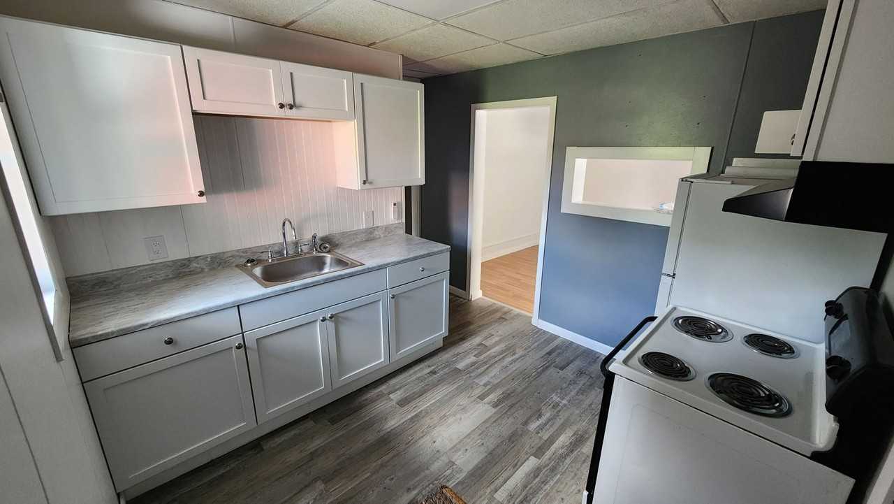 11 S Market St - Photo 3 of 22